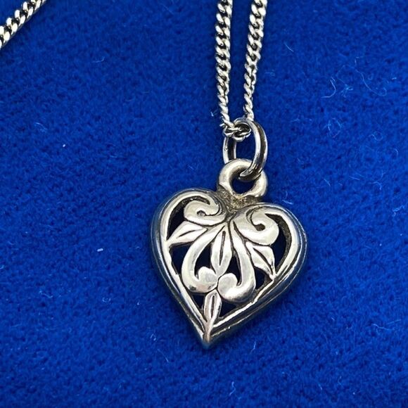💛 925 Vintage Filigree Heart Necklace - Picture 3 of 4